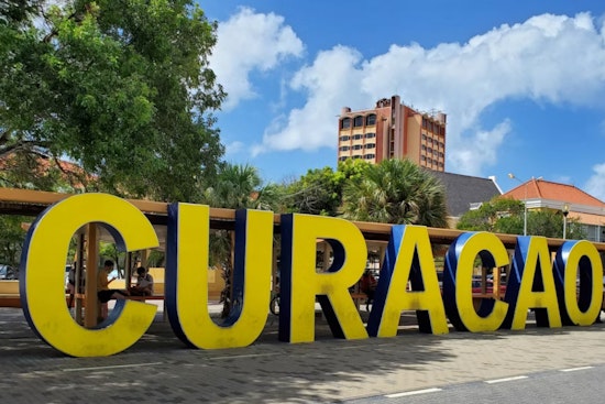 Curaçao’s Blue Wave Takes Over Houston Overnight