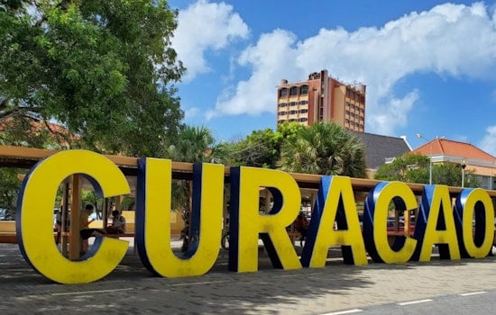 Curaçao’s Blue Wave Takes Over Houston Overnight
