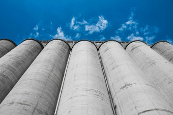 Damen Silos Dust-Up: City Halts Unpermitted Riverfront Parking