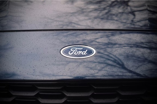 Detroit Seat‑Belt Scare: Ford Yanks Nearly 420,000 Big SUVs From The Road