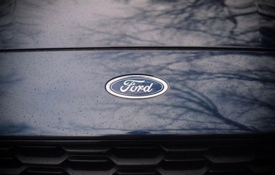 Detroit Seat‑Belt Scare: Ford Yanks Nearly 420,000 Big SUVs From The Road
