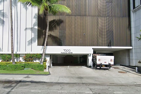 Downtown Honolulu Goes Clucking Crazy for BirdyGo’s Chili-Dipped Chicken Sandwich