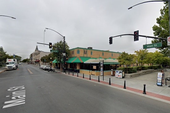 Downtown Joe's Quietly Unleashes River‑View Party Deck On Second Street