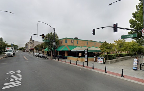 Downtown Joe's Quietly Unleashes River‑View Party Deck On Second Street