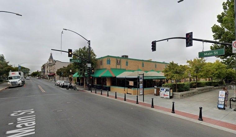 Downtown Joe's Quietly Unleashes River‑View Party Deck On Second Street
