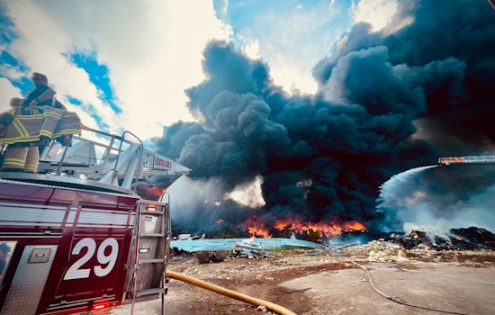 East End Warehouse Erupts, Chokes Houston Sky With Thick Smoke