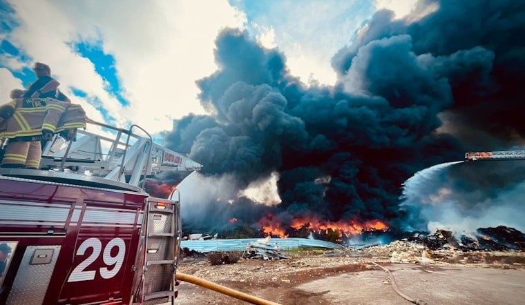 East End Warehouse Erupts, Chokes Houston Sky With Thick Smoke
