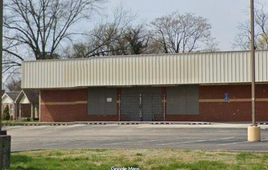 East Knoxville Pastor Turns Old Dollar Store Into Lifeline Grocery