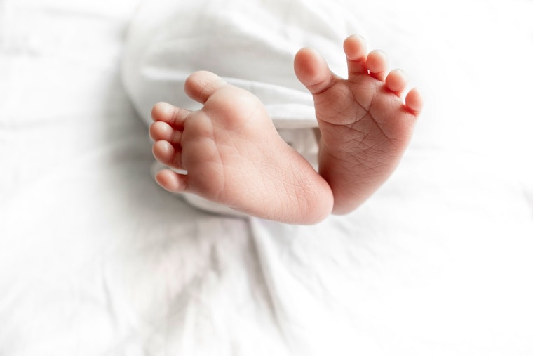 Eastport Shoulder Shocker: Cop, Medics Help Baby Girl Born In Parked SUV