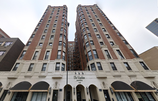 Edgewater Lakefront High-Rise Erupts In Pre-Dawn Fire Near Foster, Sheridan