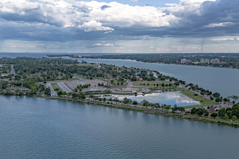 Feds And State Plot Big Dig To Suck Toxic Sludge From Detroit River By Belle Isle
