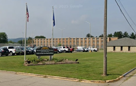 Feds Eye Quiet Appleton Prison For 1,600‑Bed ICE Lockup Comeback