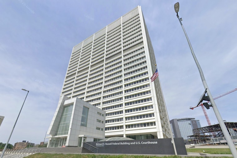 Feds Say Atlanta Felon Fired Into Pawn Shop Ceiling in Robbery