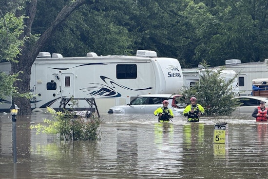 Flooded Lamar County Sees Abbott’s Elite Rescue Squad Roll In