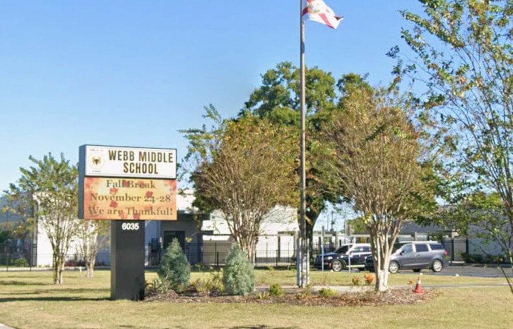 Florida High Schoolers Stand Alone in Phone Ban Exemption