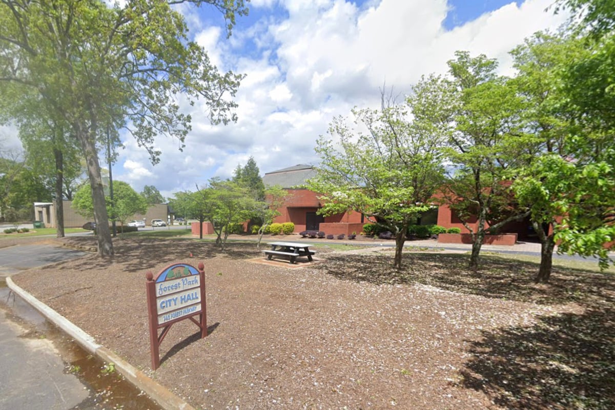 Forest Park Bets Big on Lone City Manager Finalist
