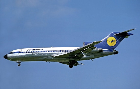Frankfurt Fiasco: Lufthansa Dreamliner Drops Onto Its Nose, Injuring Workers
