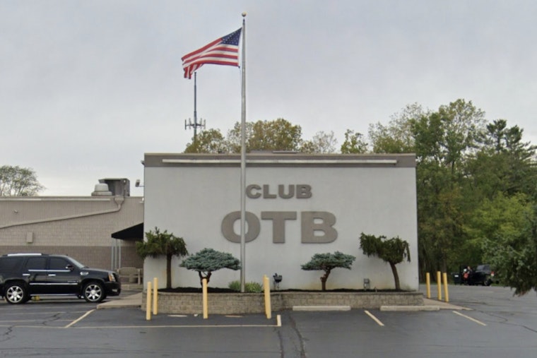 Franklin Strip Club On The Border Faces License Showdown