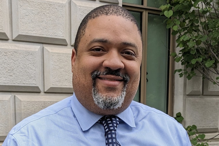 Free-Ride Bragg Hits 20 Manhattan Galas on the House