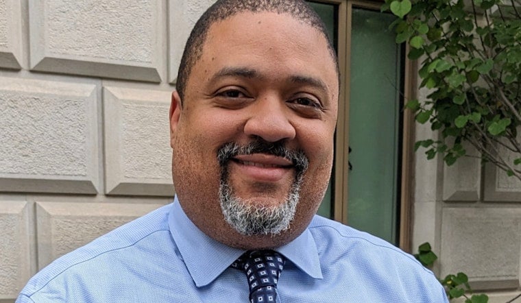 Free-Ride Bragg Hits 20 Manhattan Galas on the House