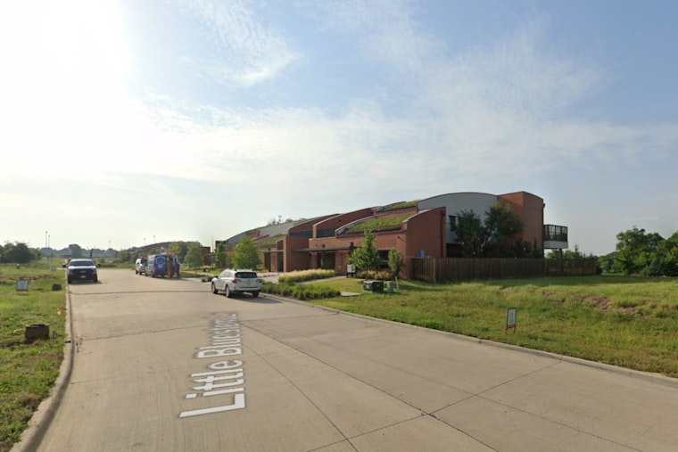 Frisco's Grass-Roofed Enclave Tries to Turn Looky-Loos Into Luxury Buyers