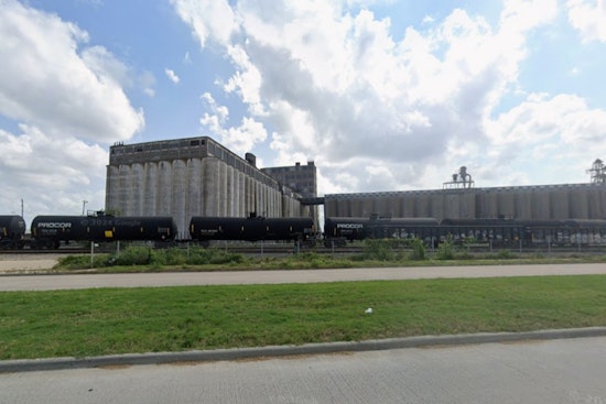 Grain Train Jumps Tracks Inside Port Of Houston Rail Yard