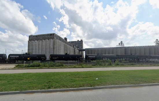 Grain Train Jumps Tracks Inside Port Of Houston Rail Yard