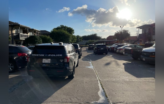 Gunfire Erupts On Rampart As Houston Man Clings To Life Near South Gessner