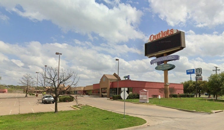 Hillsboro Ghost Mall Gets Spicy New Life With Chili's, Chick-fil-A and More