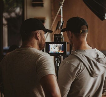 Hollywood Directors Cut Four-Year Peace Deal To Keep Cameras Rolling