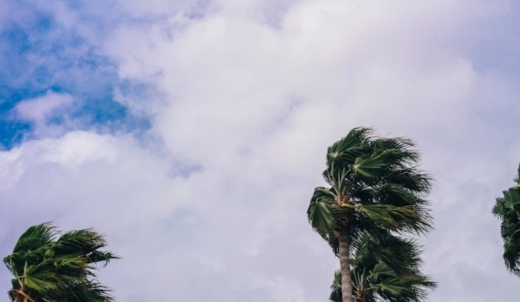 Honolulu Gets Whipped By Trades As Quick Showers Pop