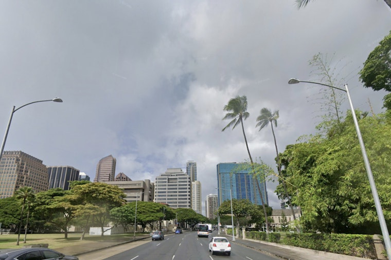 Honolulu Gets Wind Whipped As Trade Showers Crash The Workweek