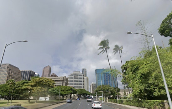 Honolulu Gets Wind Whipped As Trade Showers Crash The Workweek