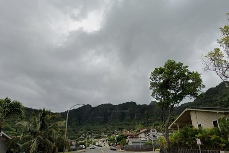 Honolulu In For Sticky Trades And On-And-Off Showers This Week