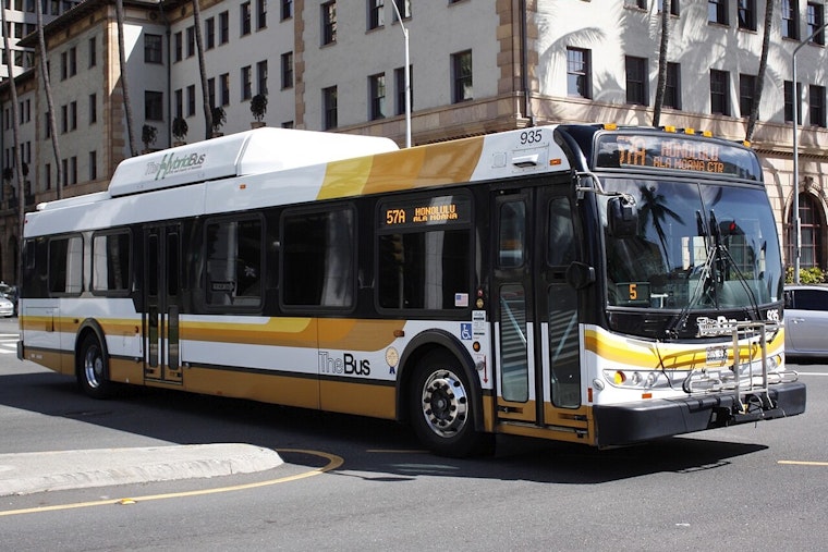 Honolulu Riders Hit With Cash Fare Hike As HOLO Users Keep Their Caps