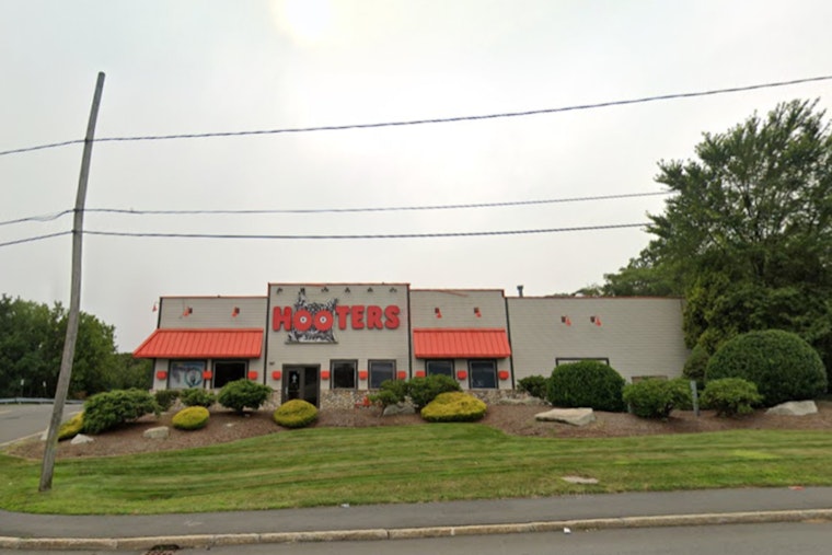 Hooters Closes Final Locations In Massachusetts