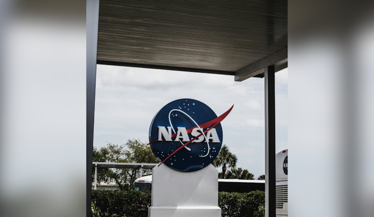 Houston's 'Farmer' Astronaut Edges Closer to Moonwalk Shot