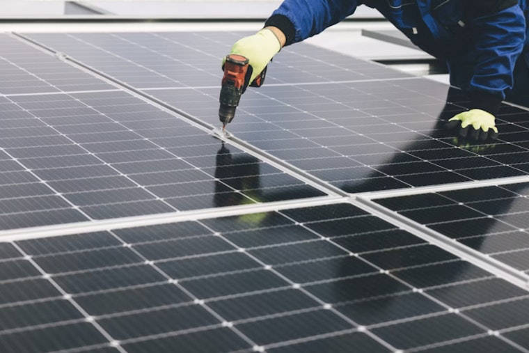 SEG Solar Expands In Houston With Third Factory