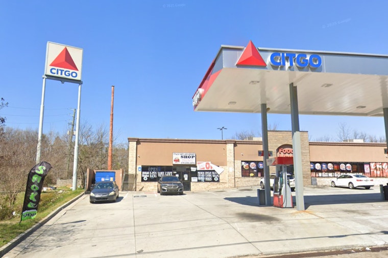Hunt On In Southwest Atlanta After Elderly Man Stabbed At Gas Station