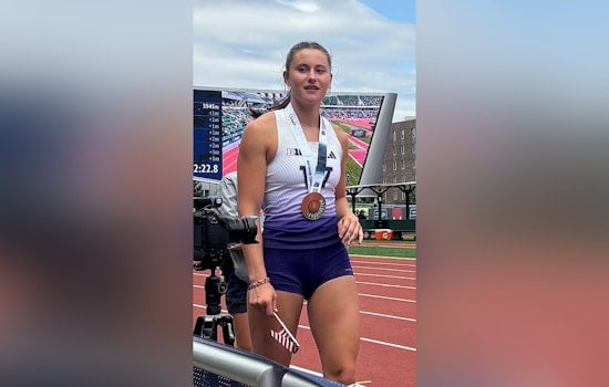 Husky High-Fliers Moll Twins Turn NCAA Pole Vault Into a Family Air Show