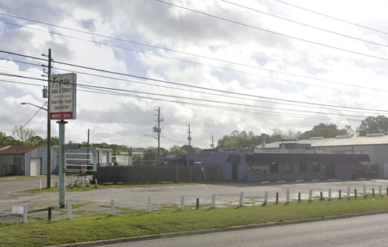 Jacksonville Cops Swarm Tipsy Bar in After-Hours Booze Bust