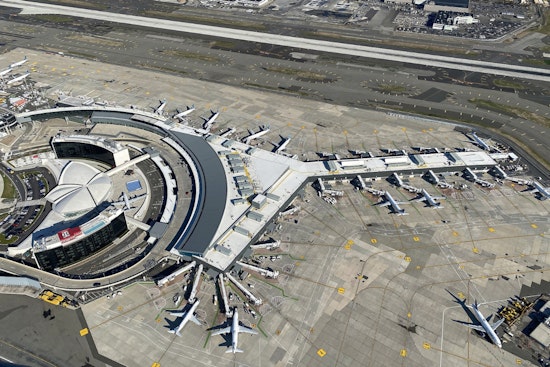 JFK Jet Rolls In on Two Busted Front Tires, Everyone Walks Away