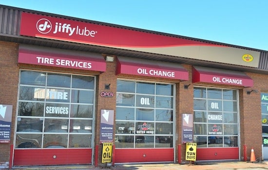 Jiffy Lube Oil Swaps Leave Chicago Engines Shot, Drivers Eating Four-Figure Bills