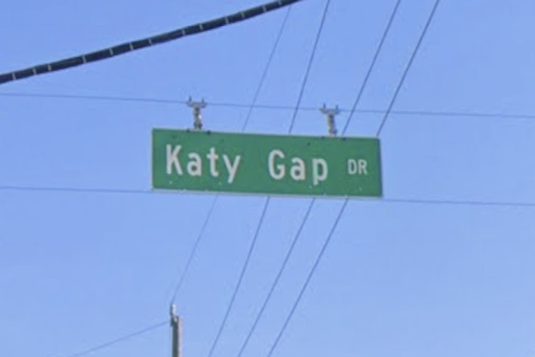 Katy Man Holed Up In Apartment After Girlfriend Shot, Deputies Say