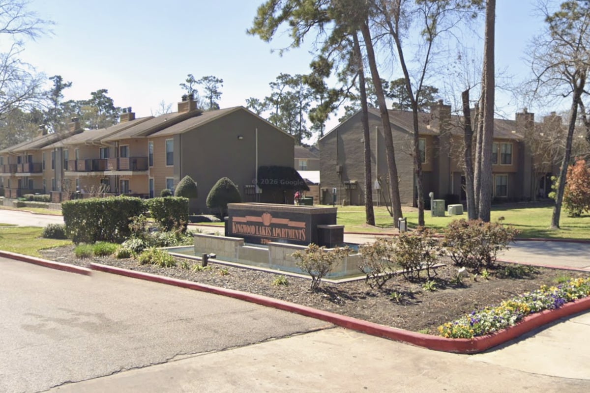Kingwood SWAT Standoff Erupts After Woman Says Partner Strangled Her