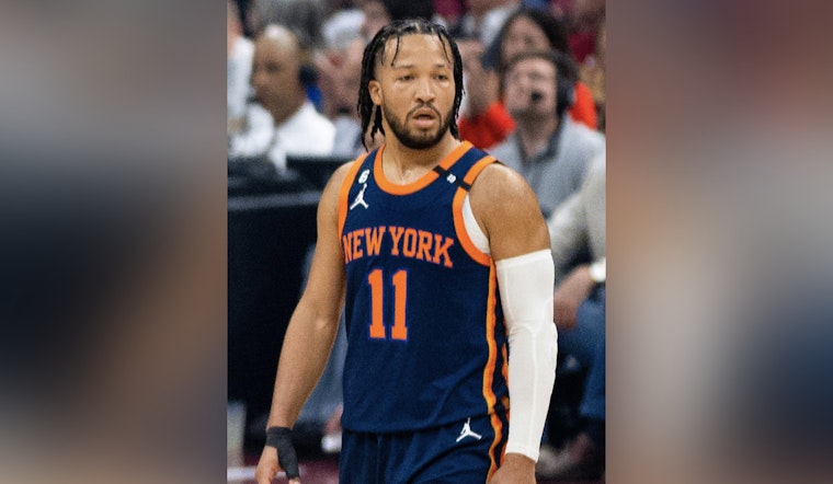 Knicks Fans Gasp As Jalen Brunson Limps Off, Then Returns In Finals Game 1