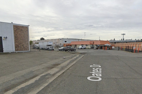 La Riviera Warehouse Erupts In Roaring Inferno Near Bradshaw Road