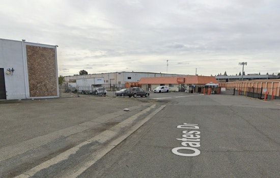 La Riviera Warehouse Erupts In Roaring Inferno Near Bradshaw Road
