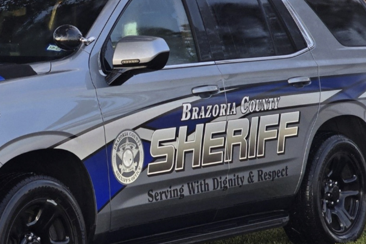 Lake Jackson Midnight Traffic Stop Ends In Fatal Garage Shooting