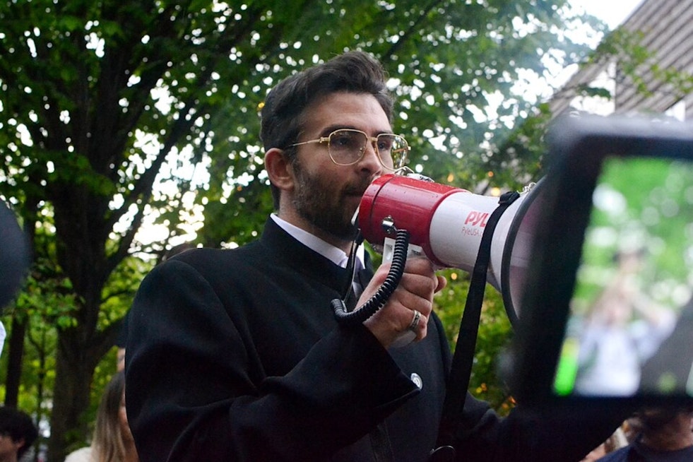 Last-Minute Venue Chaos Shoves Hasan Piker Rally Onto Colorado Capitol Steps